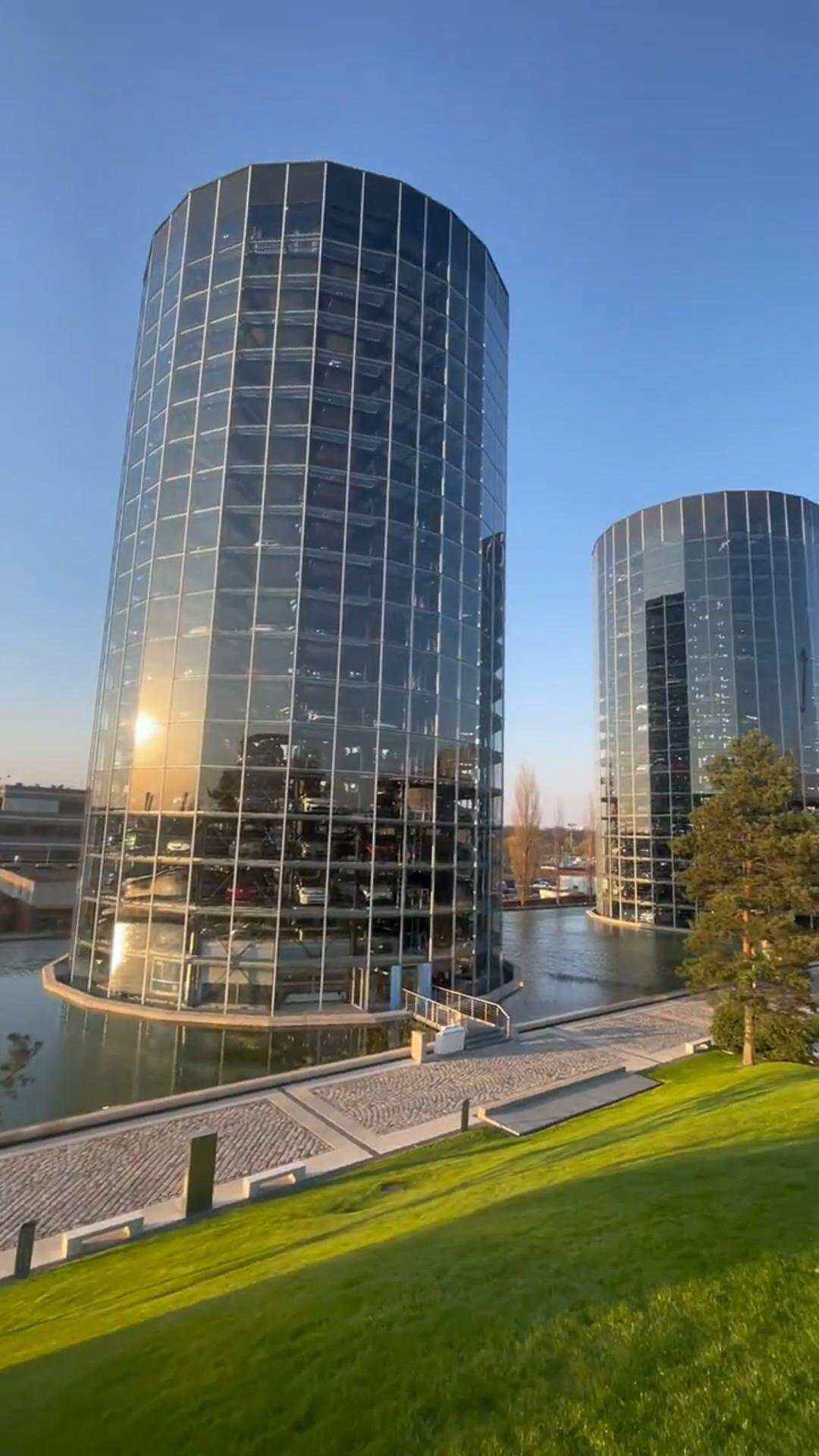 上海大馳到訪工業(yè)4.0與城市生態(tài)融合的大眾汽車工業(yè)